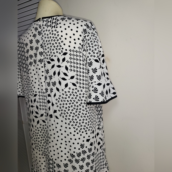 Ann Taylor size 8 BLK & WHT ruffle shift dress short sleeve - Picture 6 of 7